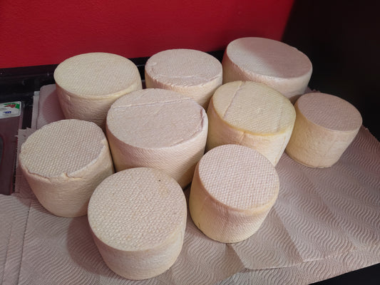 Queso Artesanal Valencia de Michoacan pieza de 1kg