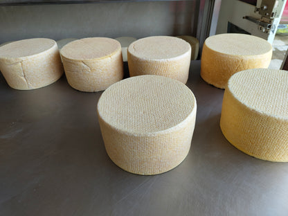 Queso Artesanal Valencia de Michoacan  pieza de 4kg