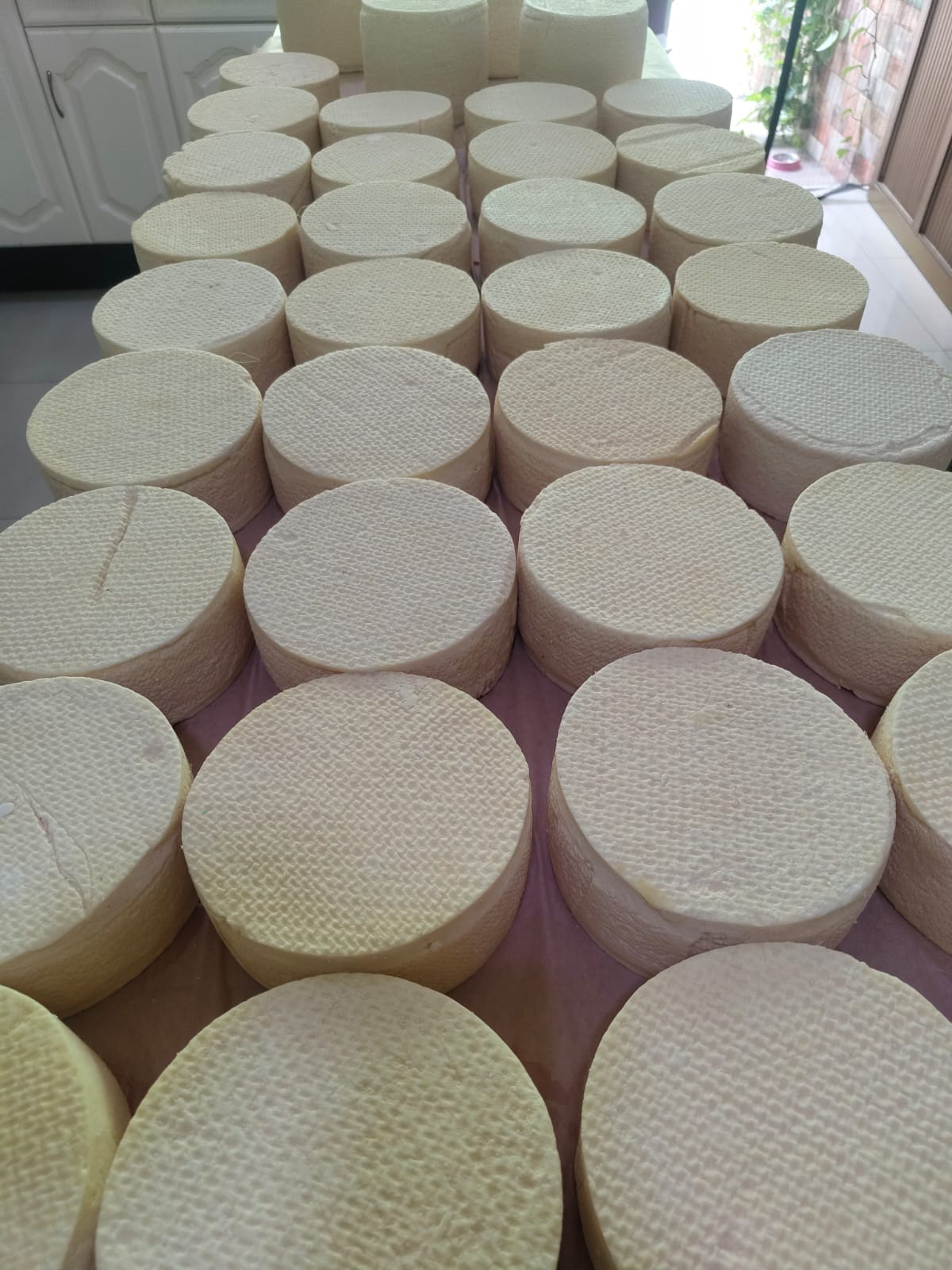 Queso Artesanal Valencia de Michoacan  pieza de 4kg